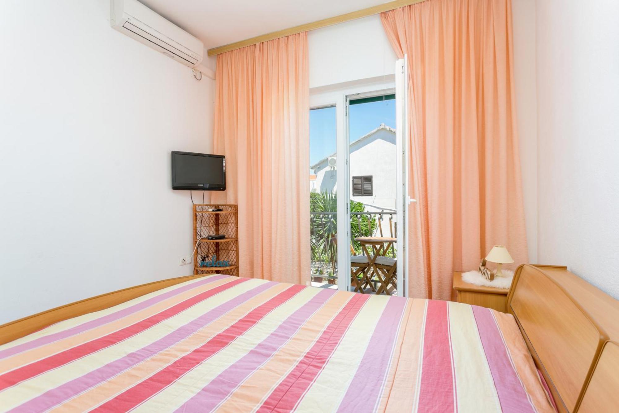 Apartments And Rooms With Parking Space Supetar, Brac - 5658 Habitación foto